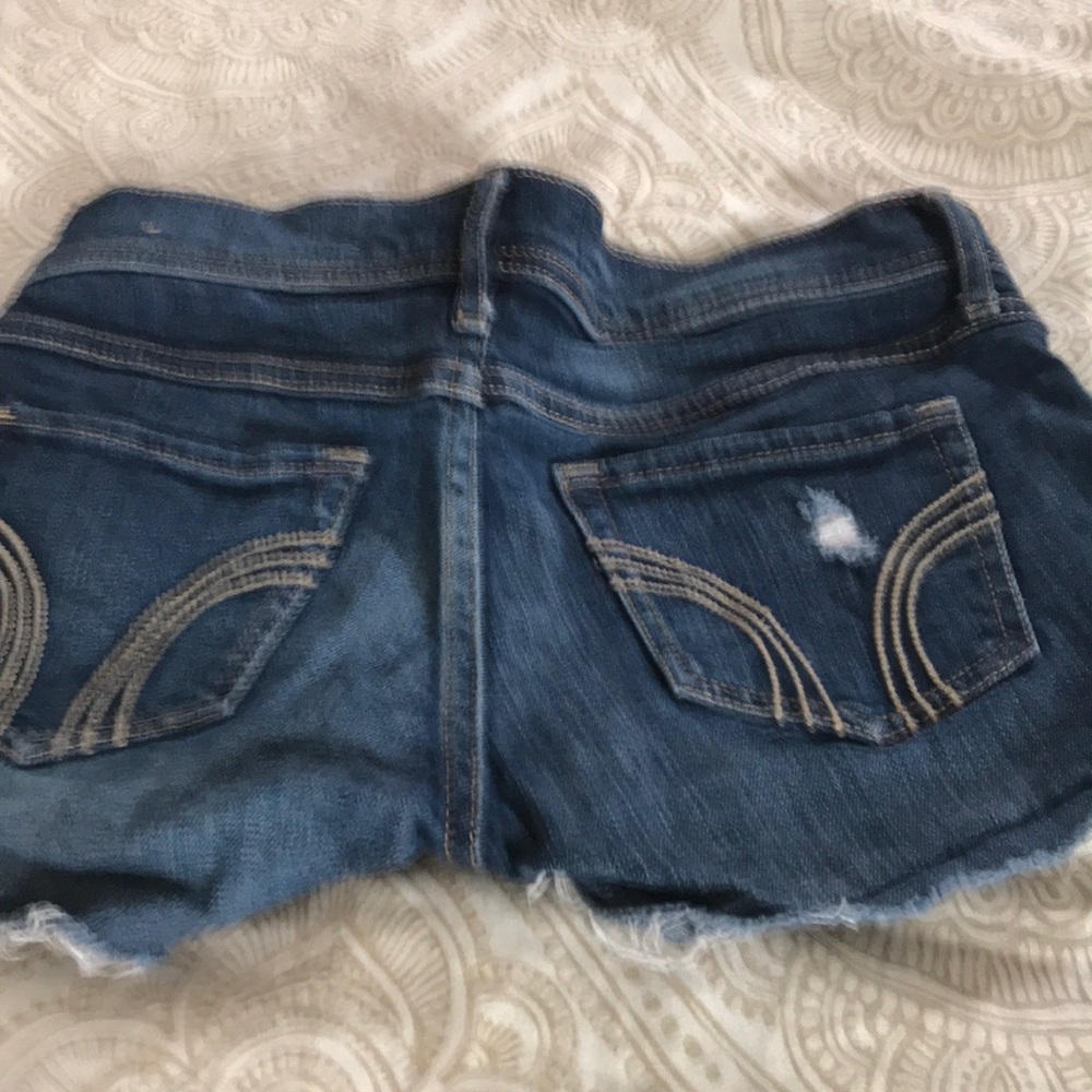 Shorts - Picture 3 of 3